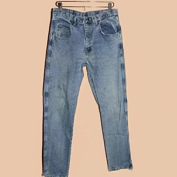 Wrangler Jeans Rugged Wear Distressed Light Wash Classic Jeans 34x34 Regular Fit - Picture 3 of 5